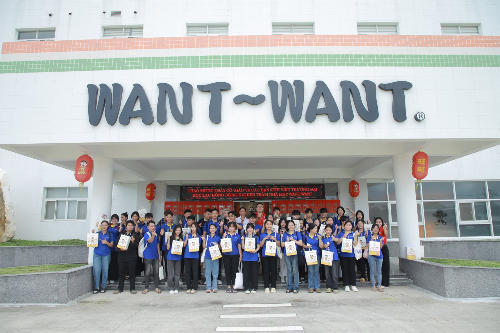 Sinh viên ngành Công nghệ thực phẩm tham quan Công Ty TNHH Want Want Việt Nam