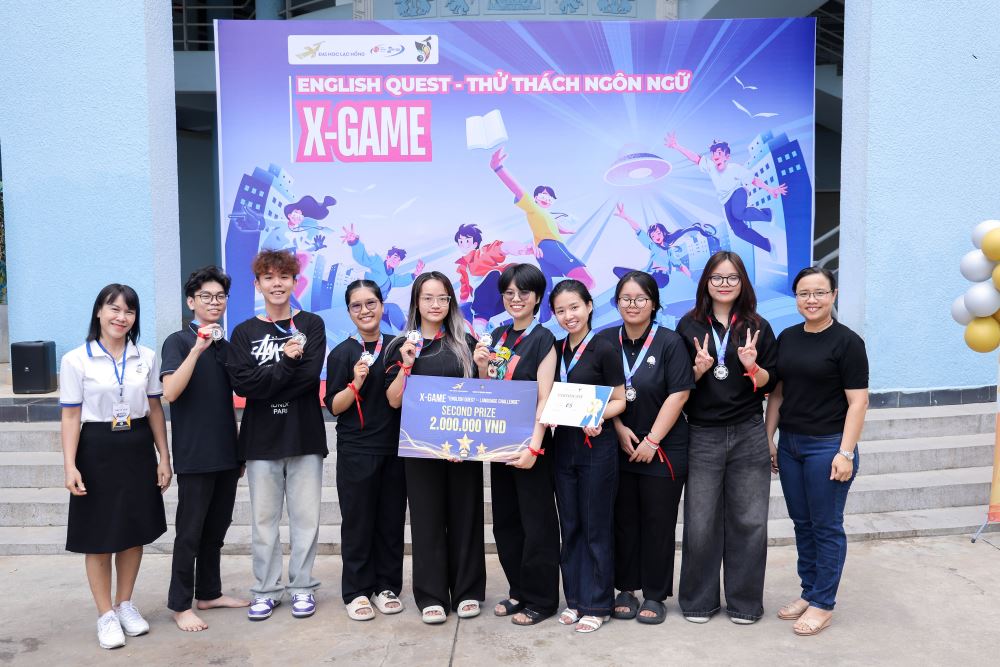 Sinh viên LHU hào hứng với cuộc thi X-Game "English Quest – Thử thách ngôn ngữ"